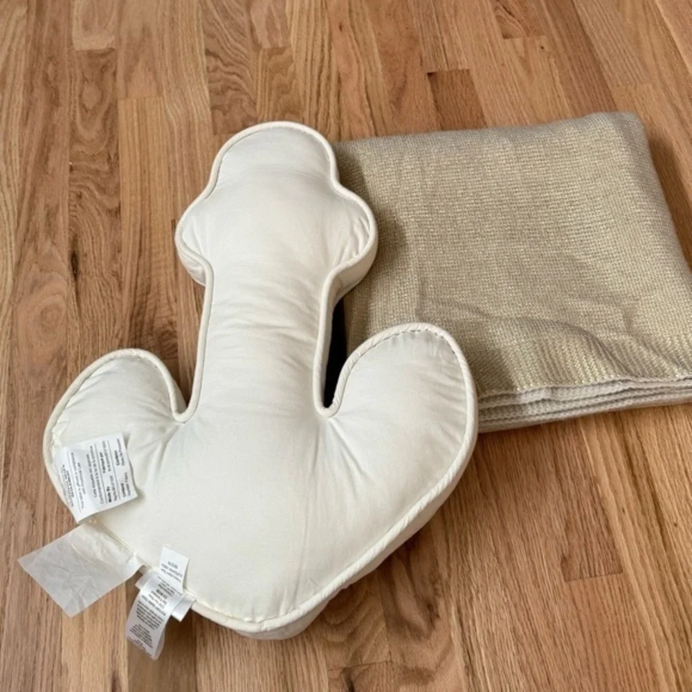 Pottery‎ Barn Teen x Emily Meritt Anchor Pillow & Throw Blanket 50” x 60”
